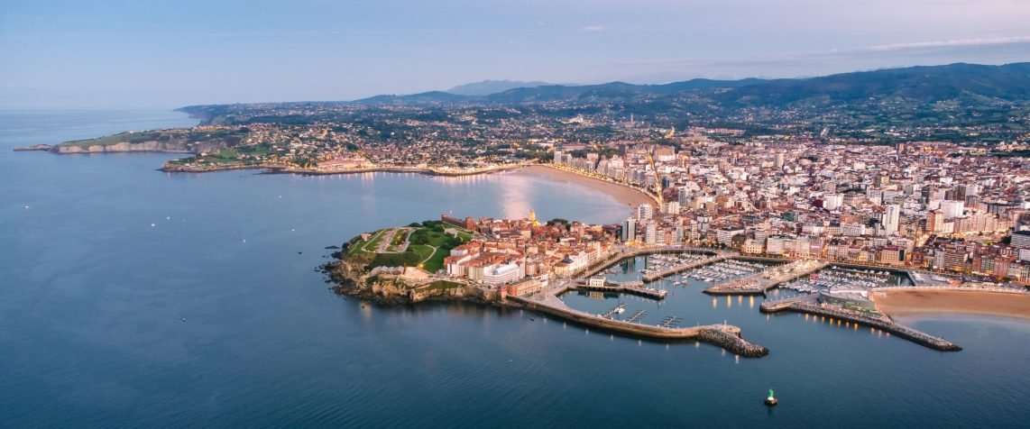 Paseos en velero en Asturias, Gijón, Escuela Náutica Azimut, Sea Starlight